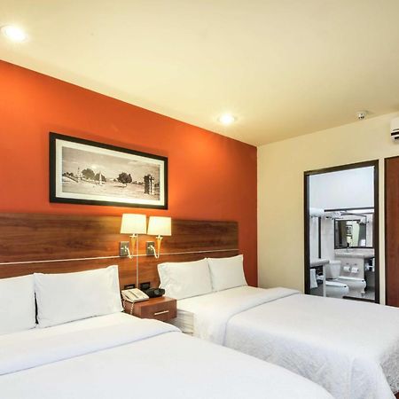Hampton By Hilton San Juan Del Rio Hotel Buitenkant foto