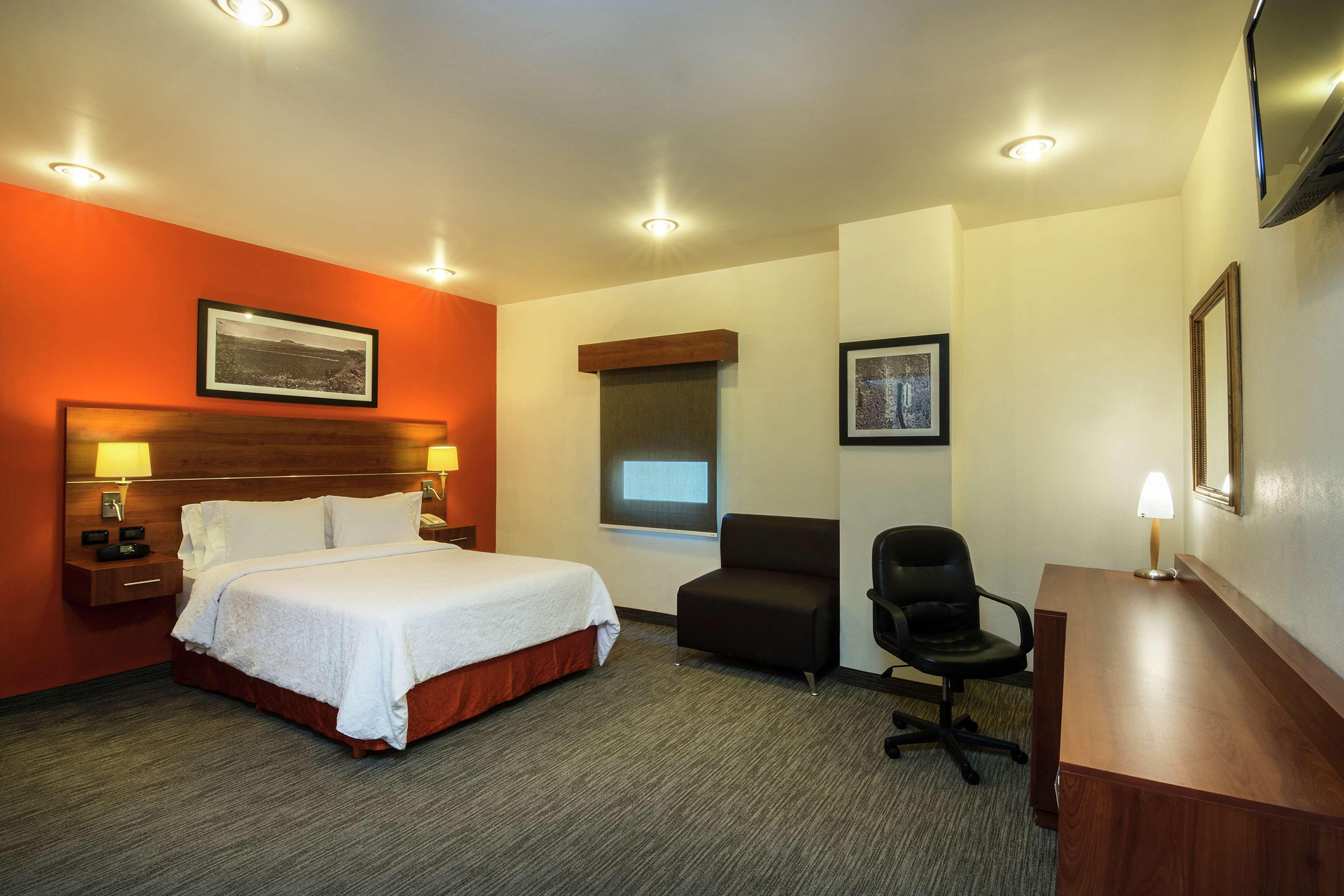 Hampton By Hilton San Juan Del Rio Hotel Buitenkant foto