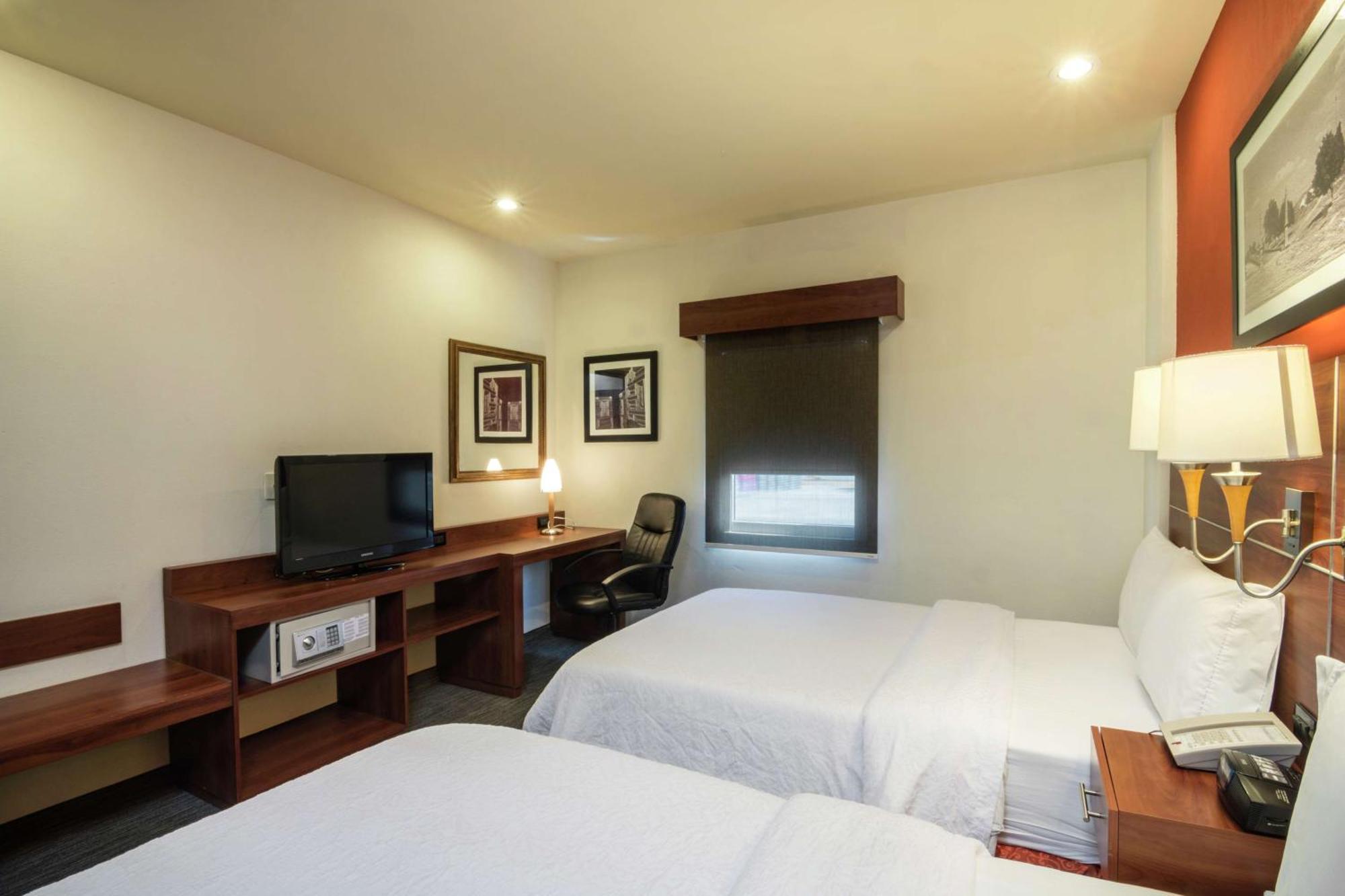 Hampton By Hilton San Juan Del Rio Hotel Buitenkant foto