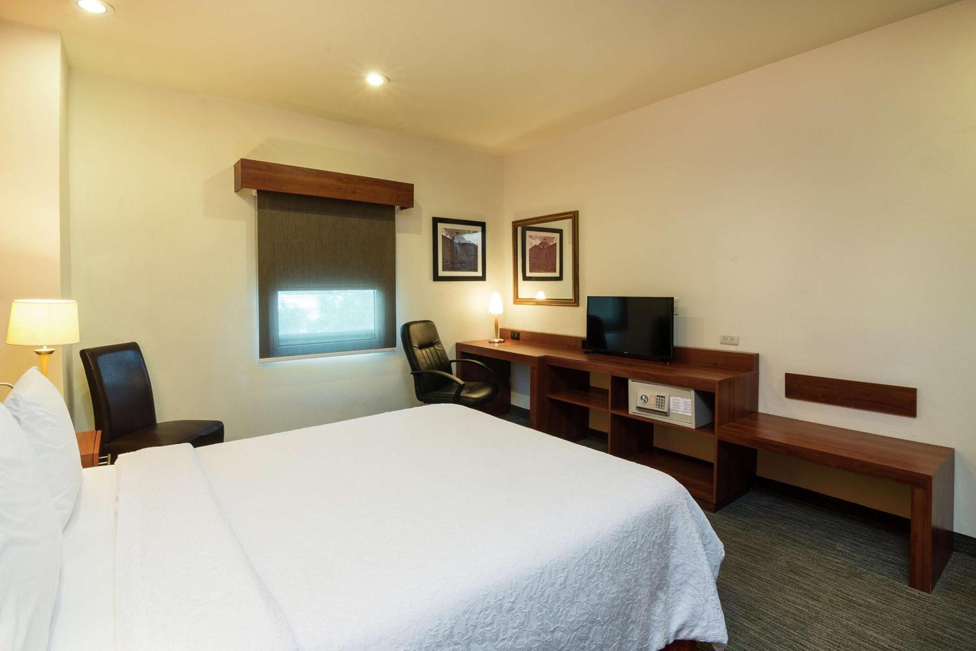 Hampton By Hilton San Juan Del Rio Hotel Buitenkant foto