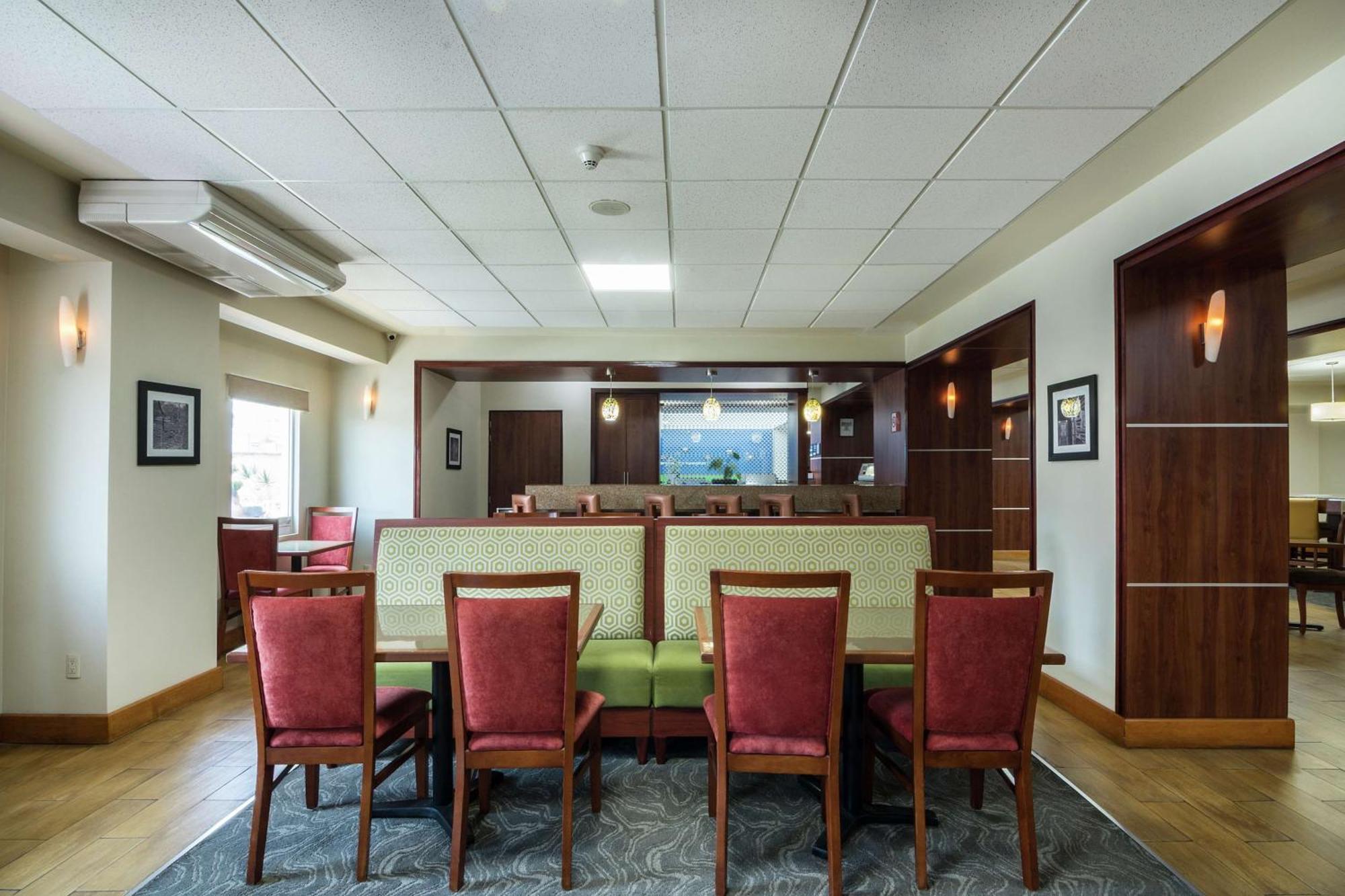 Hampton By Hilton San Juan Del Rio Hotel Buitenkant foto
