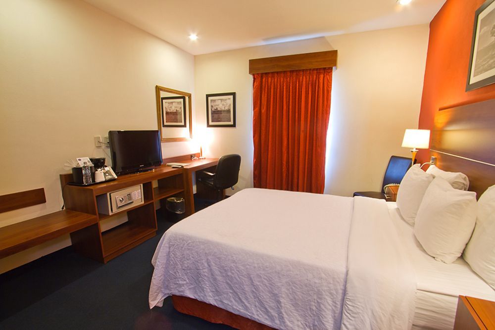 Hampton By Hilton San Juan Del Rio Hotel Buitenkant foto