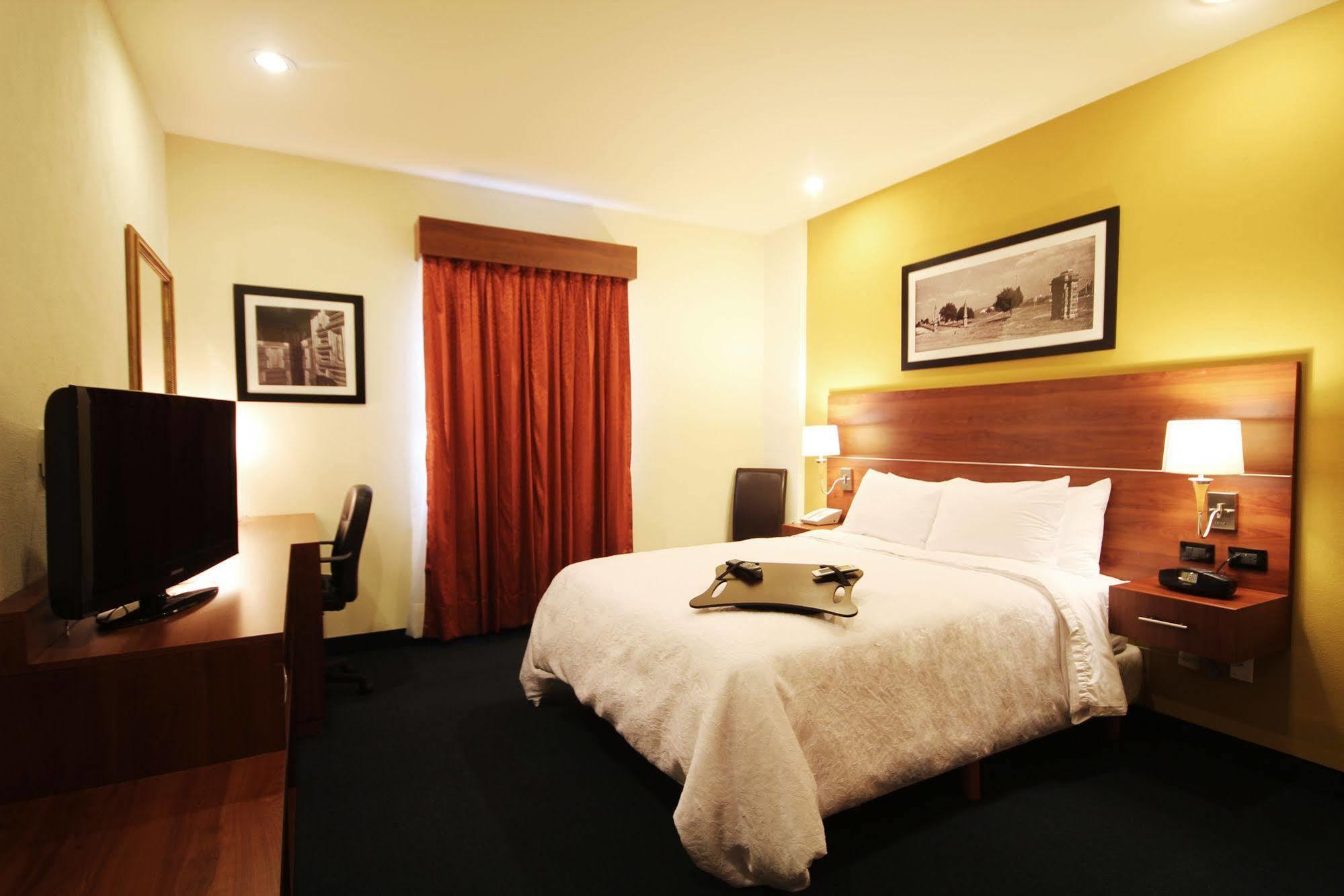Hampton By Hilton San Juan Del Rio Hotel Buitenkant foto