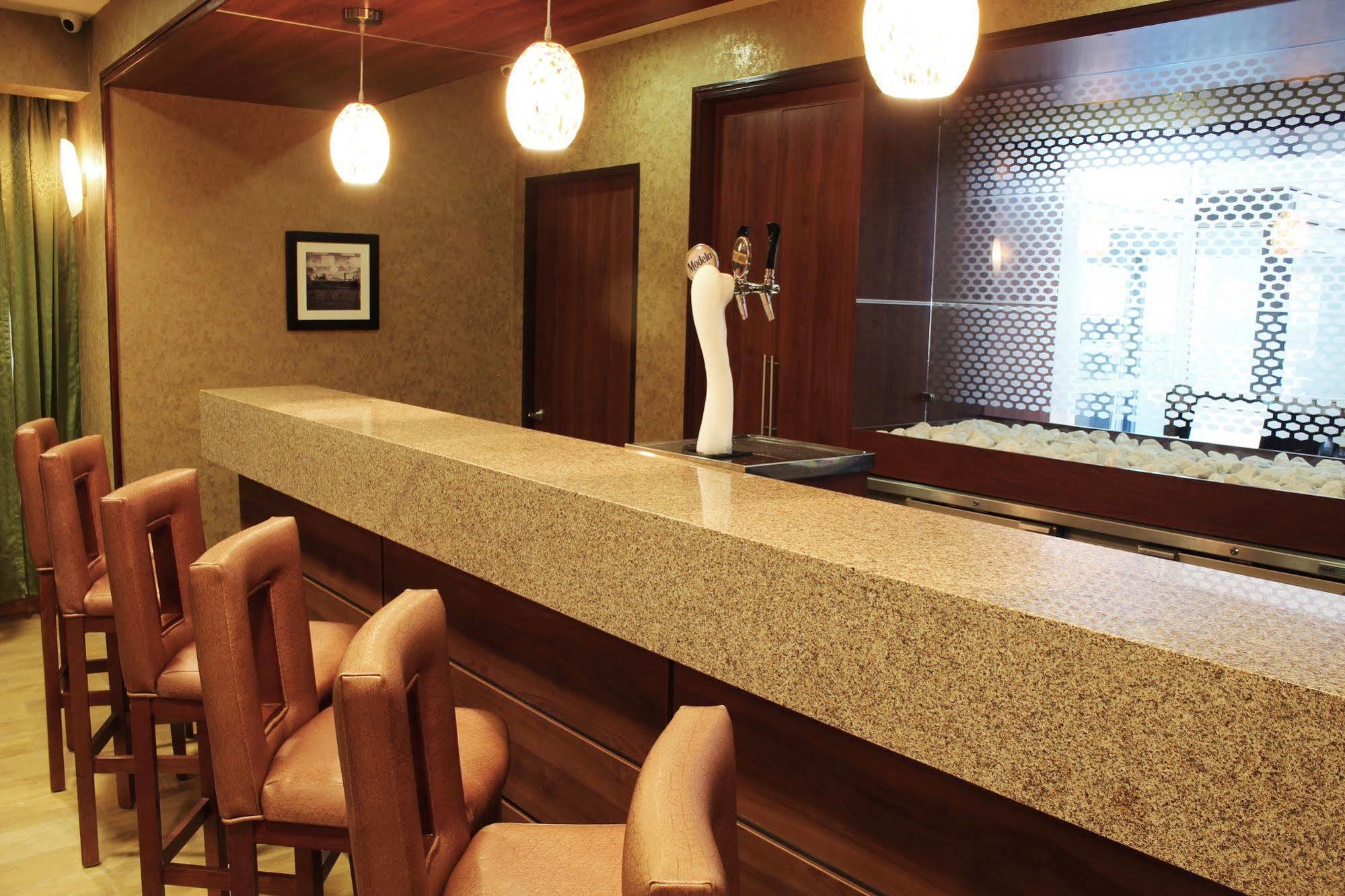 Hampton By Hilton San Juan Del Rio Hotel Buitenkant foto