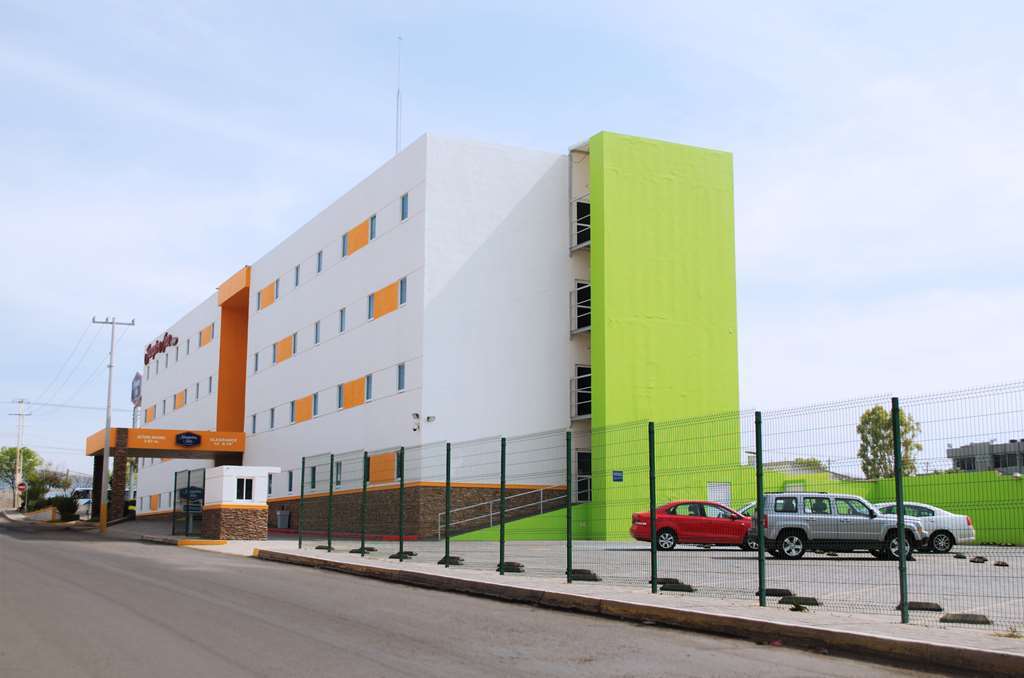 Hampton By Hilton San Juan Del Rio Hotel Buitenkant foto